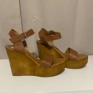 Steve Madden Tan Platform Wedge Sandals Sz 10. 5 inches high